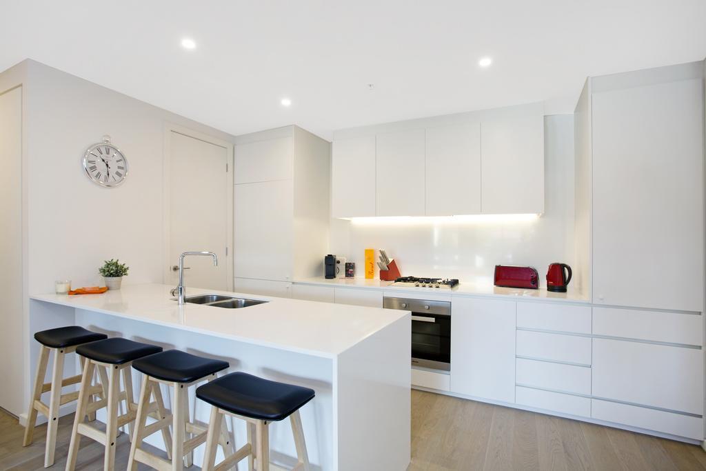 ☆ Heart Of St Kilda ☆ Infinity Pool+Parking+Wifi Appartement Melbourne Buitenkant foto