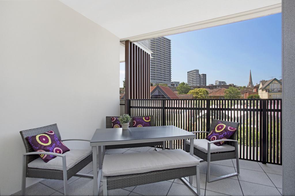 ☆ Heart Of St Kilda ☆ Infinity Pool+Parking+Wifi Appartement Melbourne Buitenkant foto