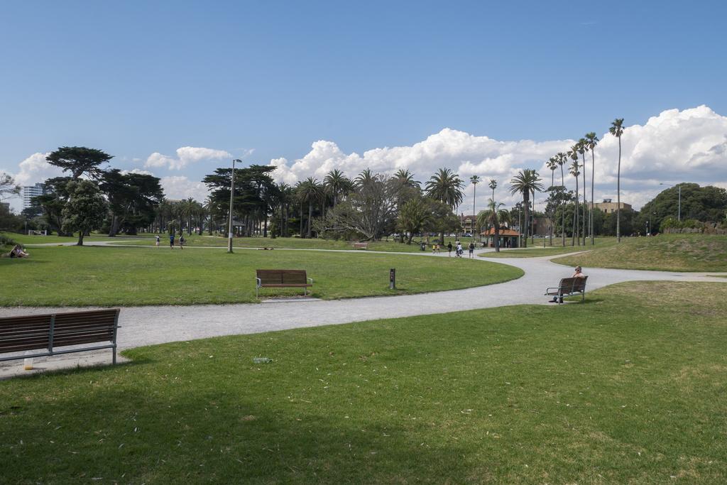 ☆ Heart Of St Kilda ☆ Infinity Pool+Parking+Wifi Appartement Melbourne Buitenkant foto