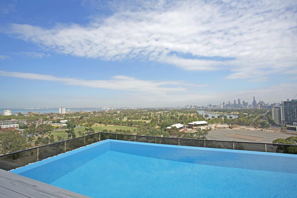 ☆ Heart Of St Kilda ☆ Infinity Pool+Parking+Wifi Appartement Melbourne Buitenkant foto